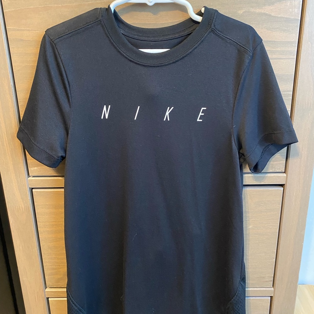 Nike dri fit top. Girls sz S.